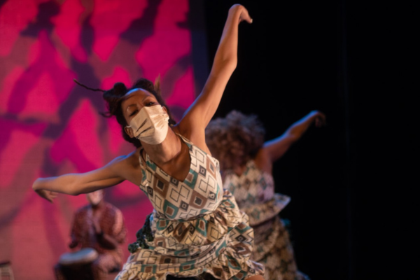 Dancers from Coyaba mid-performance