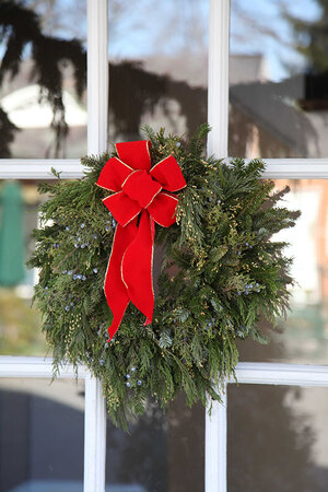 Holiday wreath